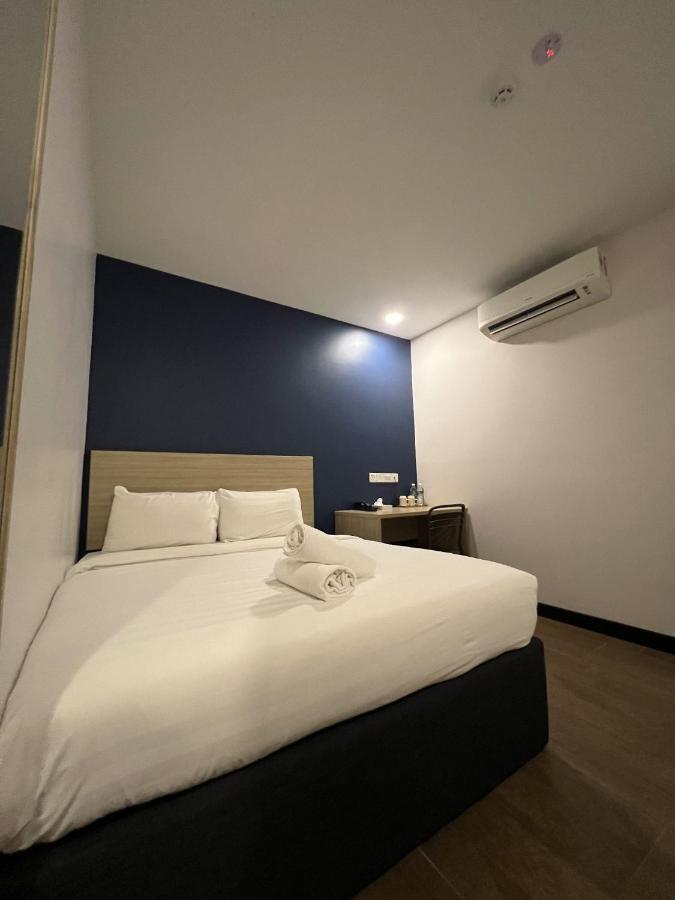Zone Hotels, Telok Panglima Garang Teluk Panglima Garang Exterior foto