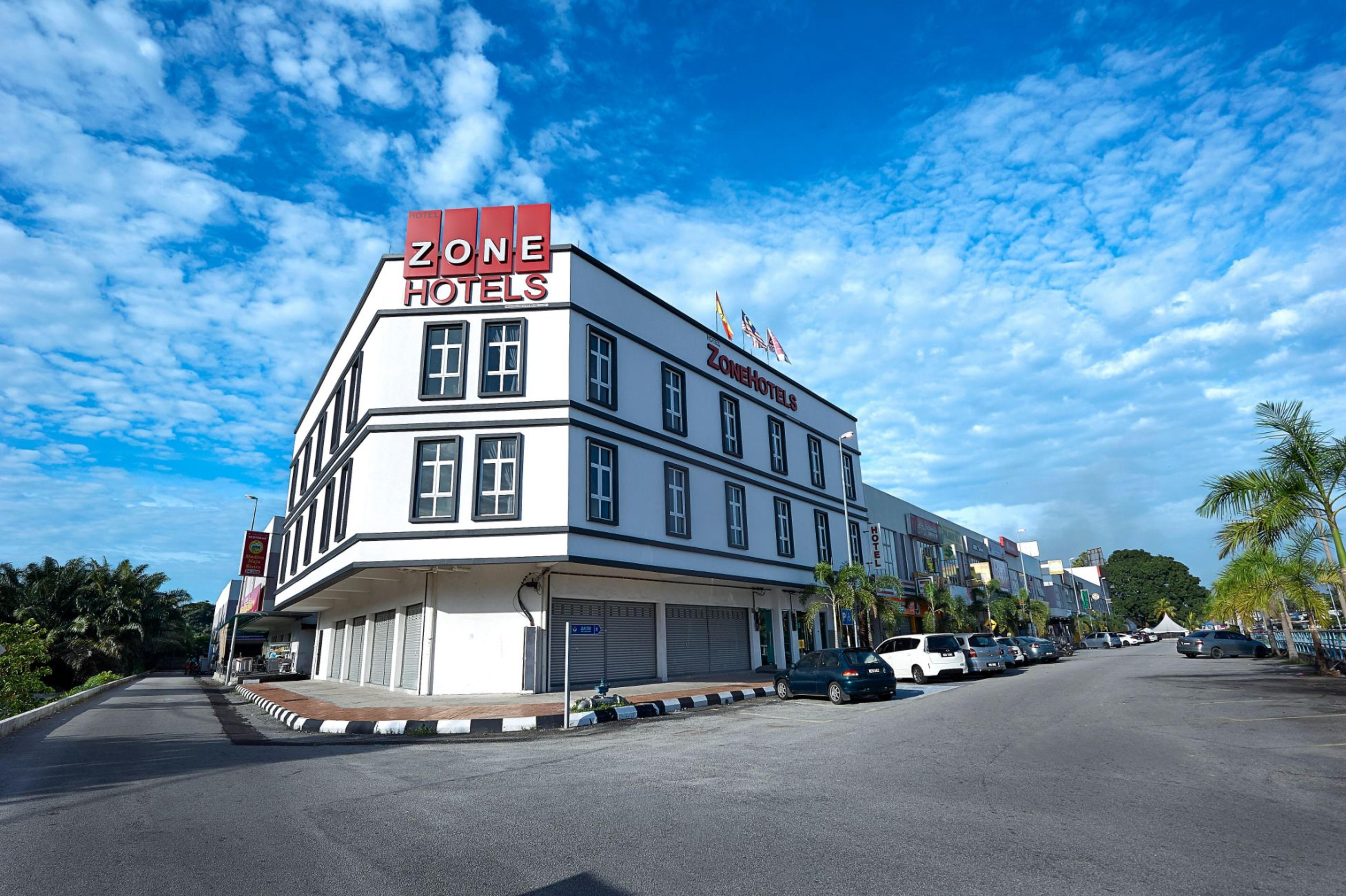 Zone Hotels, Telok Panglima Garang Teluk Panglima Garang Exterior foto